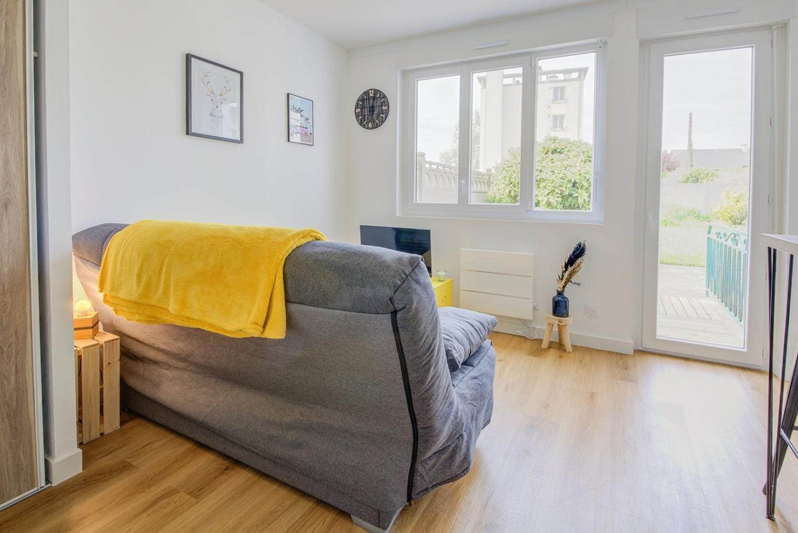 Ferienwohnung Le Yellow, Studio Renove, Tout Confort, Jardin Saint-Jacques-de-la-Lande Exterior foto